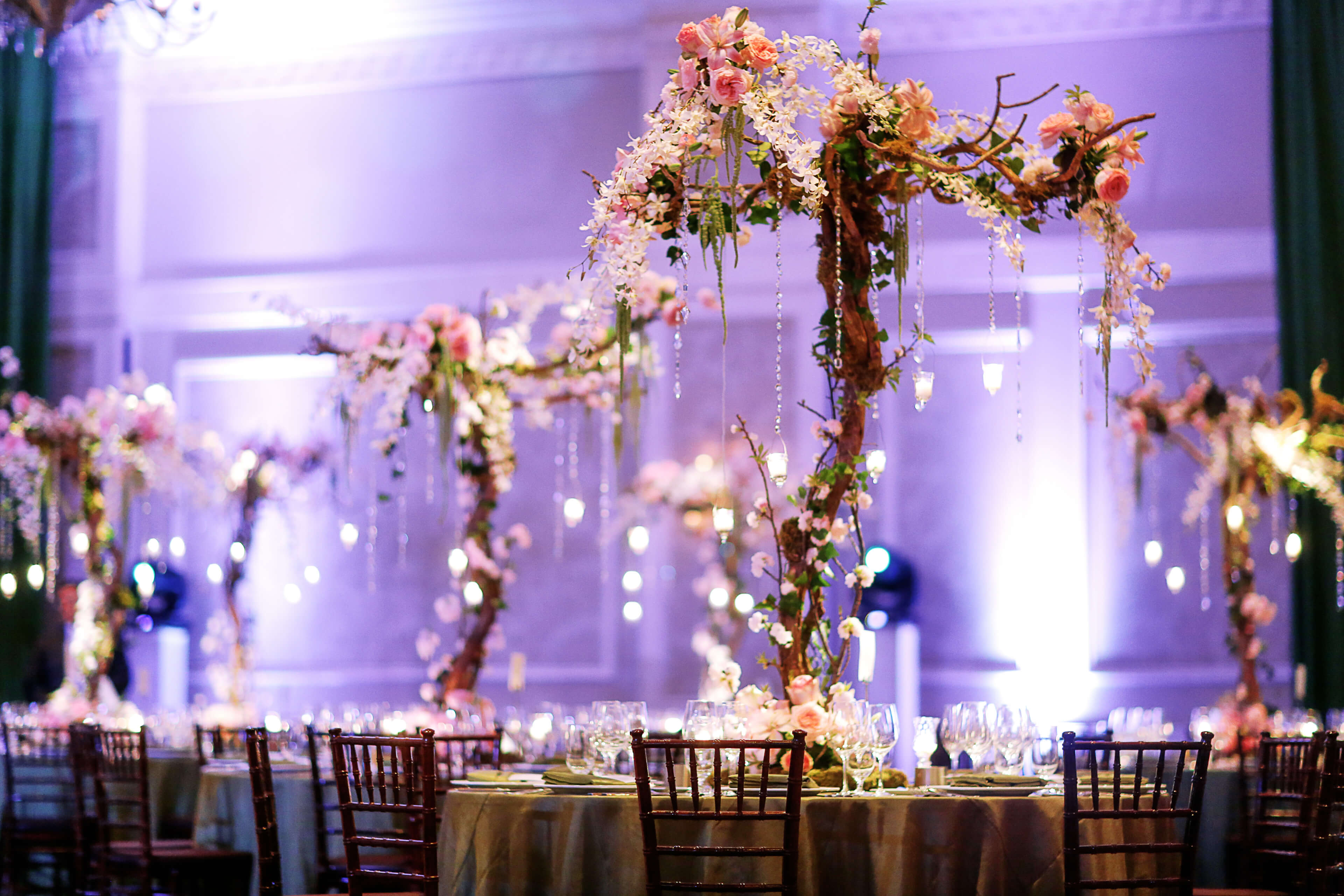 Роскошные свадебные букеты из хризантем: особенности, сочетания, фото