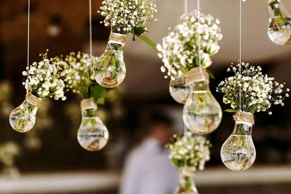 Как украсить свадебный зал шарами