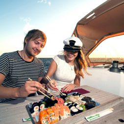 Романтический ужин на катере Романтический ужин на катере