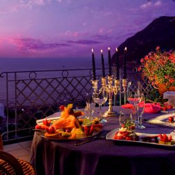 Романтический ужин на берегу моря Романтический ужин на берегу моря