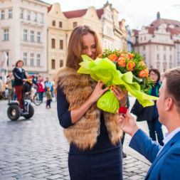 Предложение на людях Предложение на людях