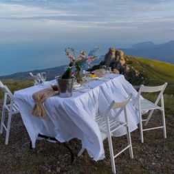 Романтический ужин в горах Романтический ужин в горах